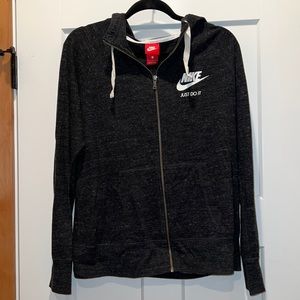 Nike women’s lightweight jacket